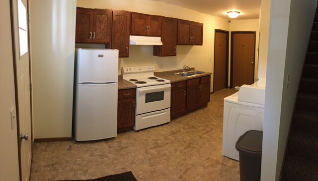 Building Photo - 417 8th Ave S