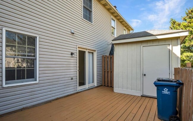 Building Photo - 653 Park Ridge Dr