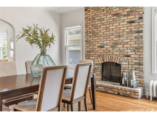 Building Photo - 1621 W 25th St