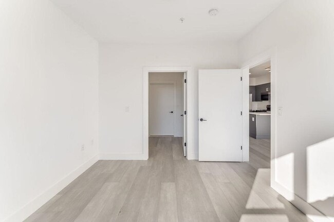 Building Photo - 43-45 W 32nd ST Unit 305