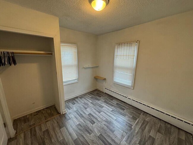 Building Photo - 8693 Paige Ave