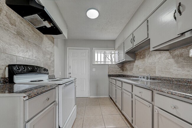 Building Photo - Coming soon! Affordable spacious 4BD/2BA single-family house!