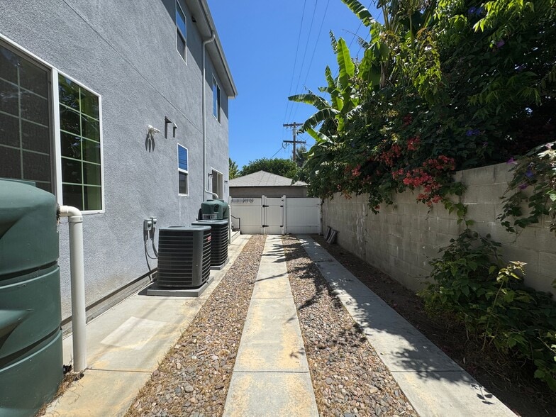 Building Photo - 14224 Friar St