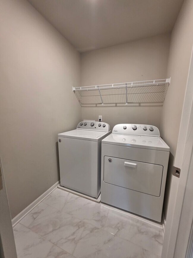 Building Photo - Move-In Ready Immaculate Townhome for Lease – Zoned for ALL Mt. Juliet Schools K–12