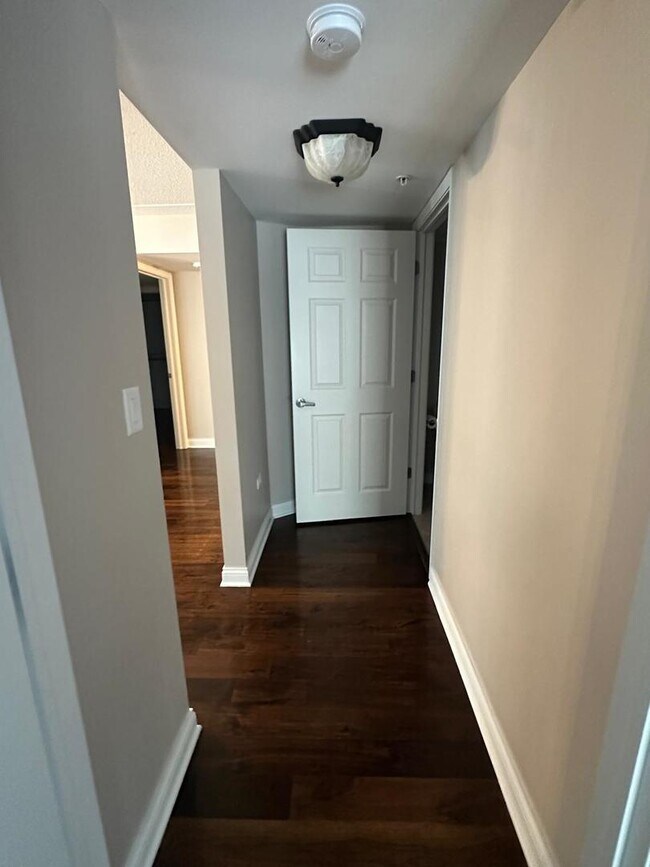 Building Photo - 430 Western Ave
