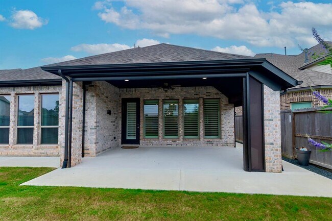 Building Photo - 30103 Aralia Dr