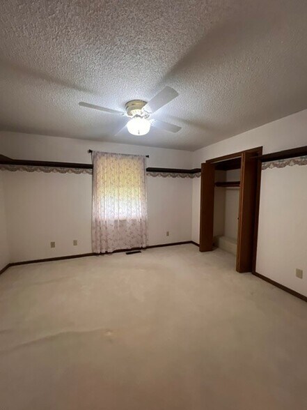 2nd Bedroom from Door - 3220 Heartland Dr