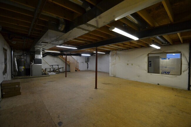 Building Photo - Ranch with Unfinished Basement in D20 with...