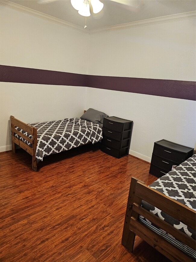 Building Photo - 1211 Lark Ln