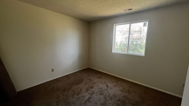 Building Photo - Peachtree