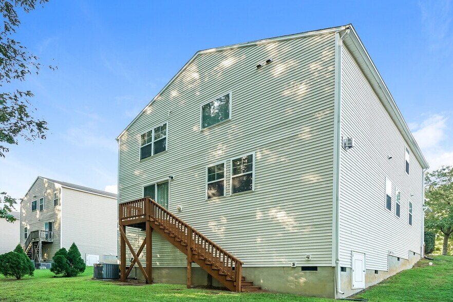 Building Photo - 2232 Ballston Pl