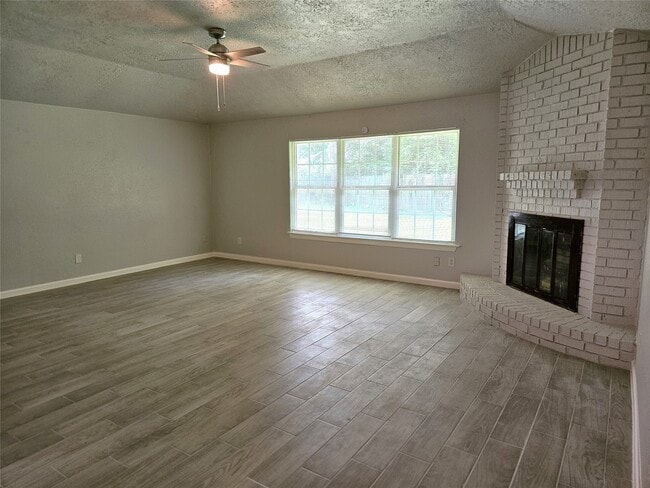Building Photo - 17135 Hewing Dr