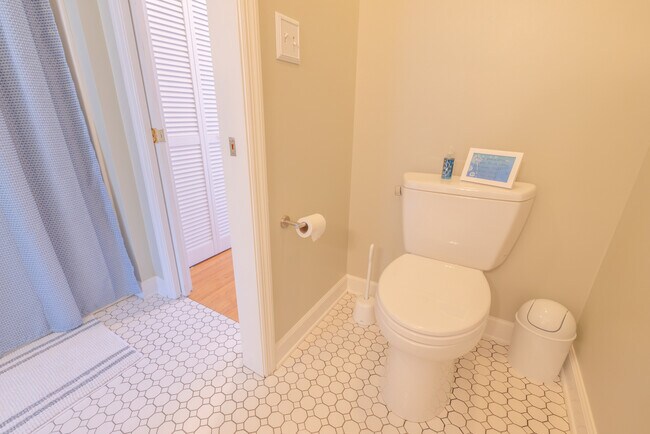 Upstairs Bathroom - 275 Kimberly Ave