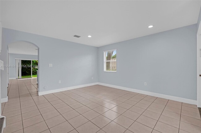 Building Photo - 3197 SW 128th Way