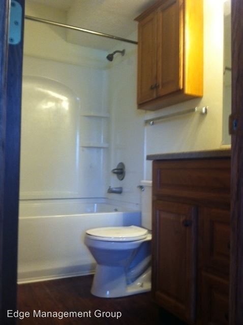 Building Photo - 1637 Carriage Hill Dr