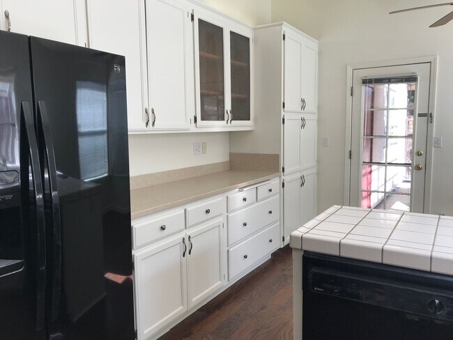 Building Photo - West Davis three bedroom available for September move in!