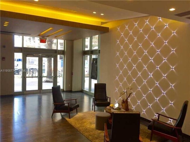 Building Photo - 3250 NE 1st Ave