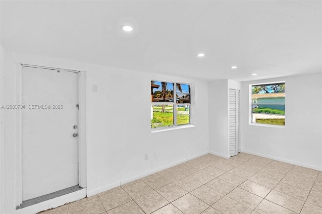 Building Photo - 4156 SW 49th Ct