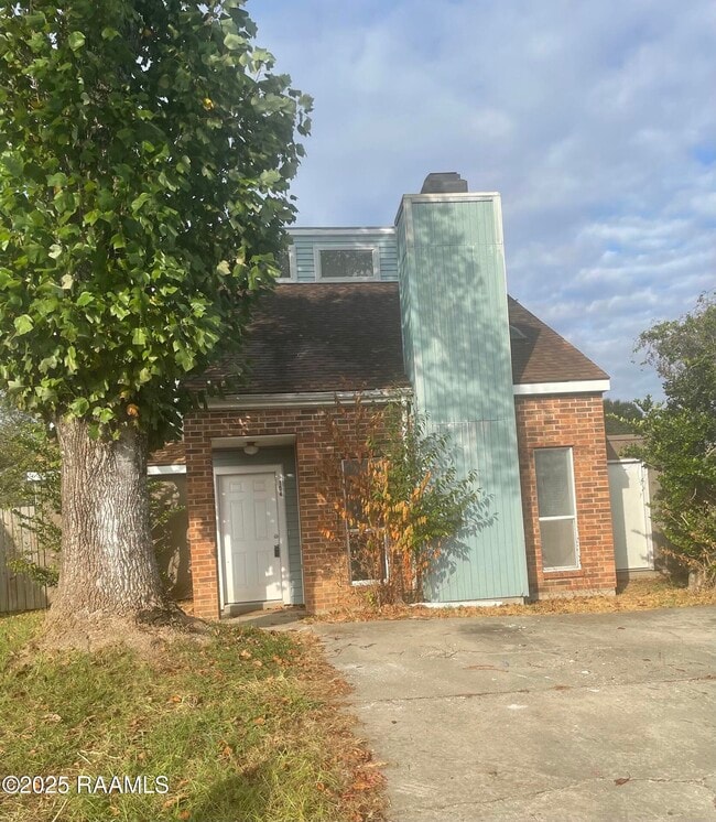 Primary Photo - 104 Mindes Dr