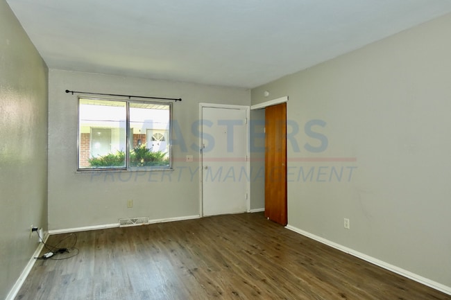 Building Photo - 5765 Steffens Ave