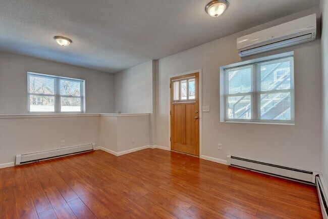 Building Photo - 4BR/2BA Beautiful Historic Home in the Highlands! AVAIL 5/15