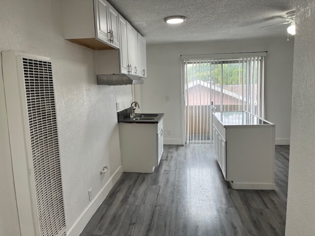 Building Photo - 423 E 82nd St