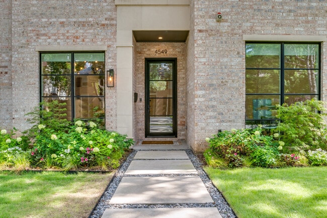 Building Photo - 4549 Westway Ave