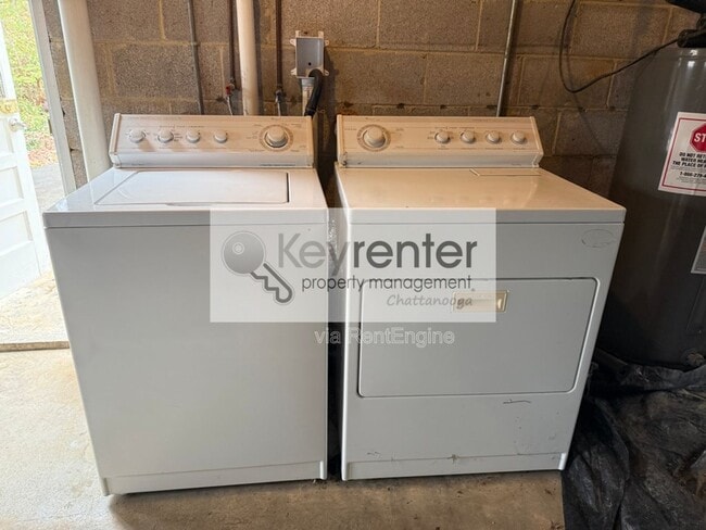 Building Photo - 1010 Summer St