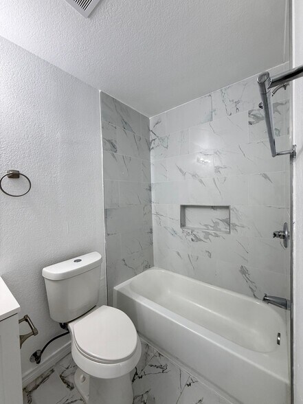 Building Photo - 2307 Mission View