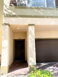 Building Photo - 2460 Grand Central Pkwy