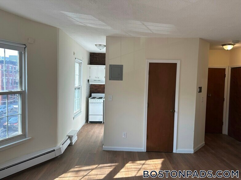 Building Photo - 54 S Huntington Ave