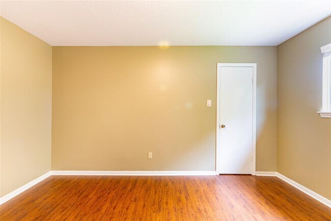 Building Photo - 2414 Cypress Hill