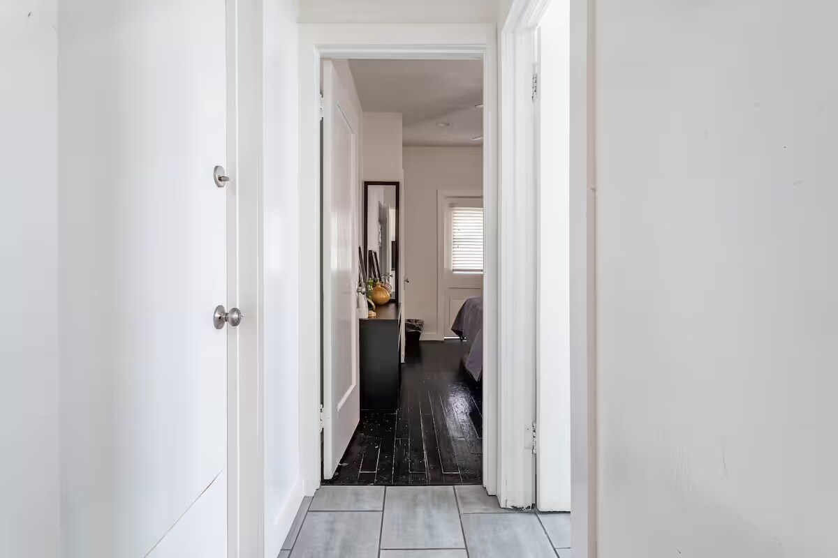 Building Photo - 1806 Washington Way