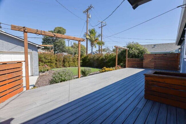 Building Photo - 4513 E Cervato St