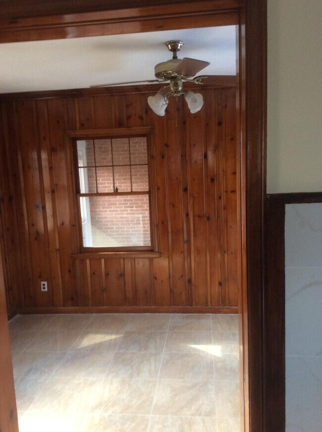 Building Photo - 95 Noble St