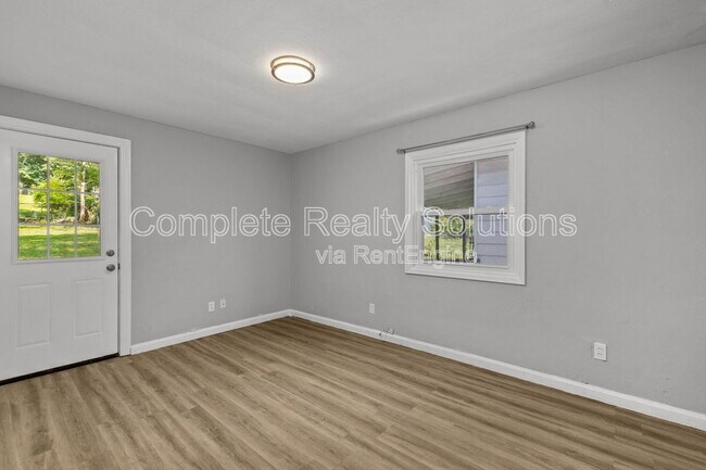 Building Photo - 40 S Hartnett Ave