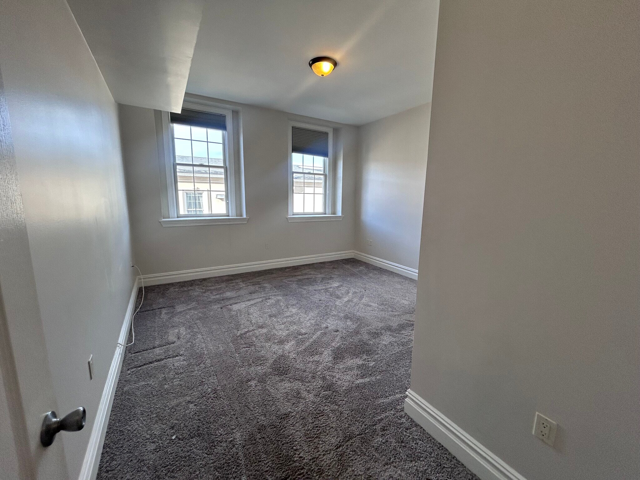 Building Photo - 1 John St