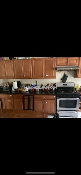 Building Photo - 1 Sachem St