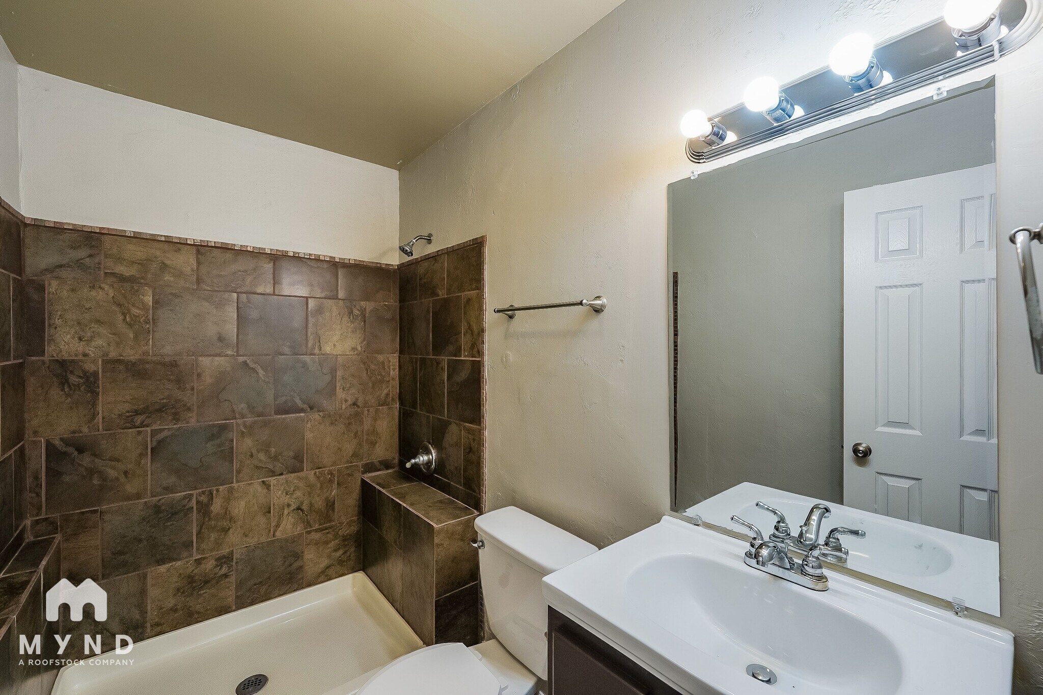 Building Photo - 6538 Mountain Heights Rd