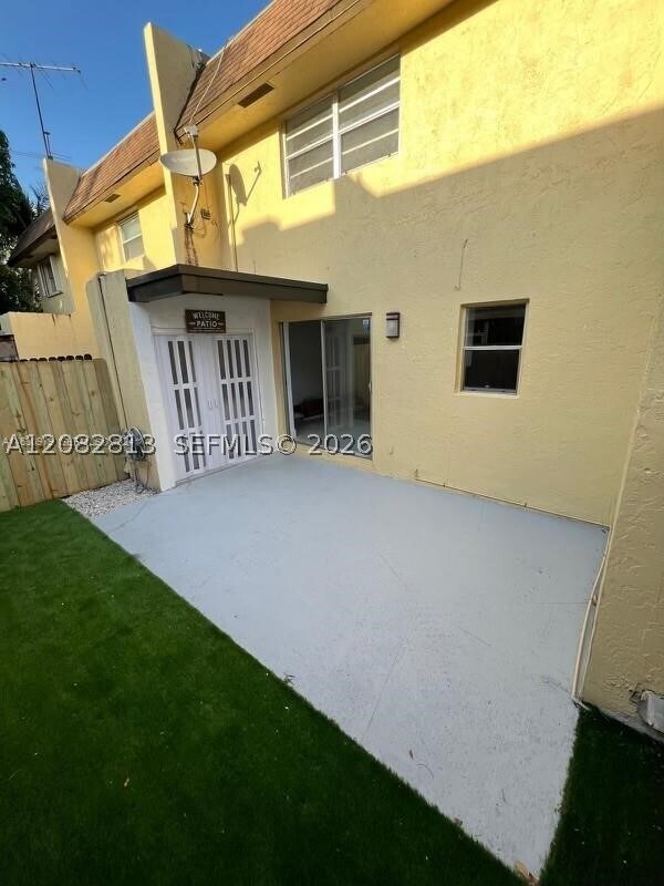 Building Photo - 6628 SW 41st St