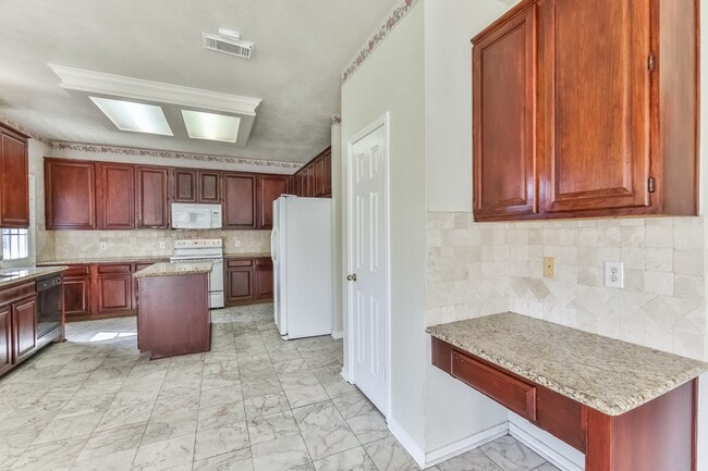 Building Photo - 8811 Earnestwood Dr