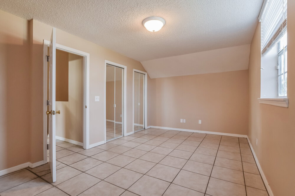 Building Photo - 1018 Pegel Ct