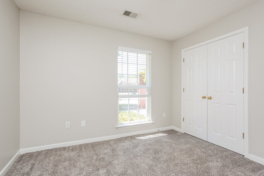 Building Photo - 1812 Cherry Creek Dr