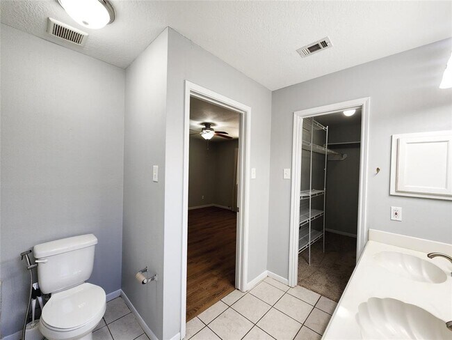 Building Photo - 14614 Cypress Valley Dr