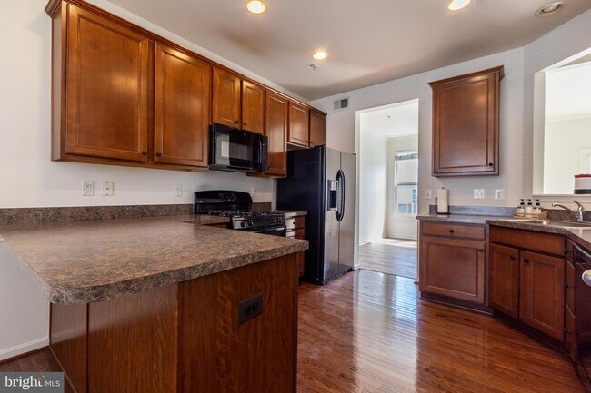 Building Photo - 15304 Pocopson Creek Way