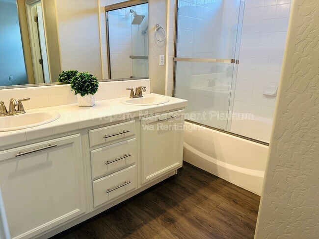 Building Photo - 4333 W Pinsapo Dr