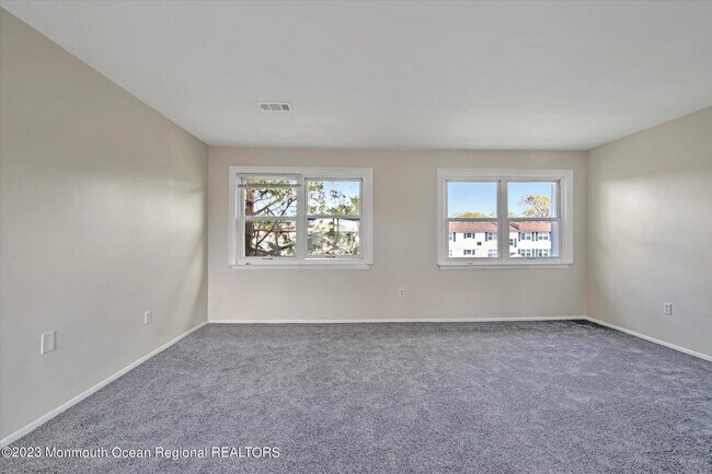 Building Photo - 250B Sawmill Rd