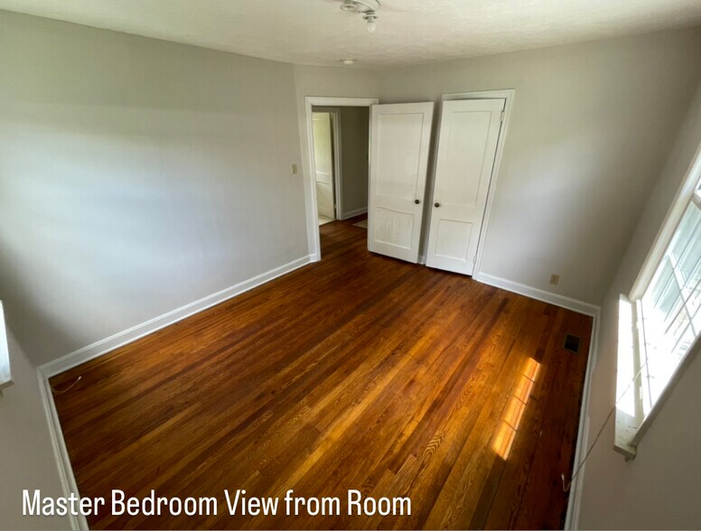 Building Photo - 108 Woodmont Cir