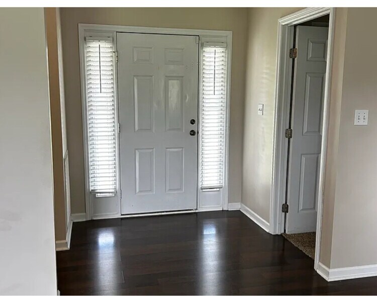 Building Photo - 116 Bollweevil Ln
