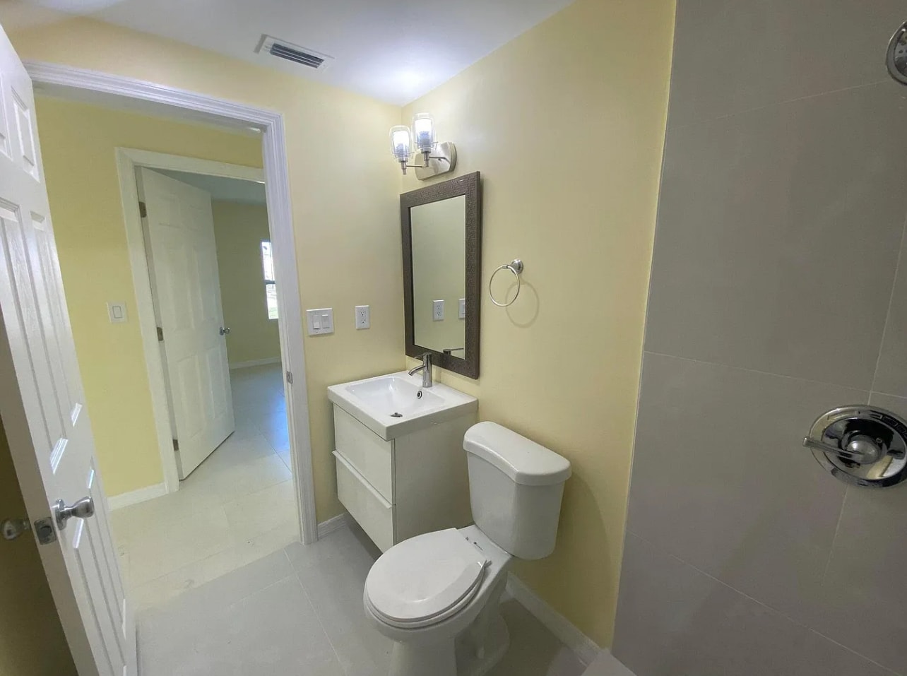 2nd bathroom view - 3633 SE 20th Ter